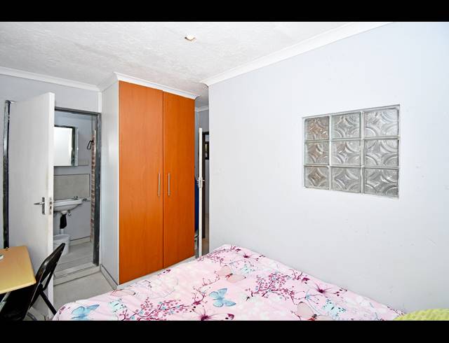 3 BEDROOM HOUSE FOR SALE IN LOMBARDY EAST
